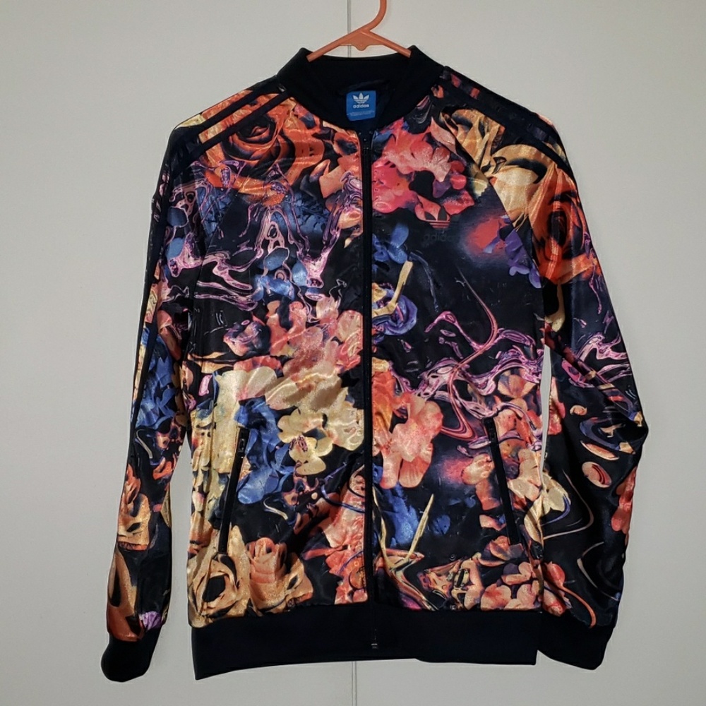 Kids adidas jacket in good shape